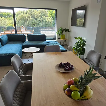 Penthouse Hedonist With Hidromassage Bath Appartamento *