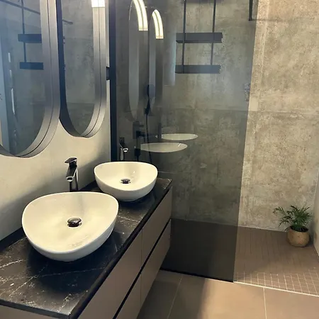 Penthouse Hedonist With Hidromassage Bath Апартаменти Пула