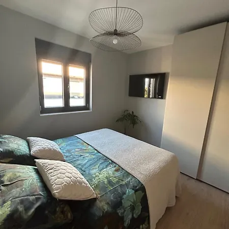 Daire Penthouse Hedonist With Hidromassage Bath Pula