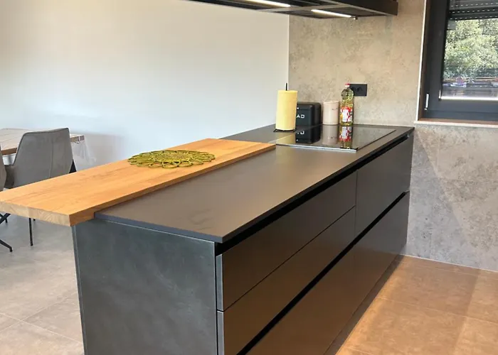 Penthouse Hedonist With Hidromassage Bath Apartmán