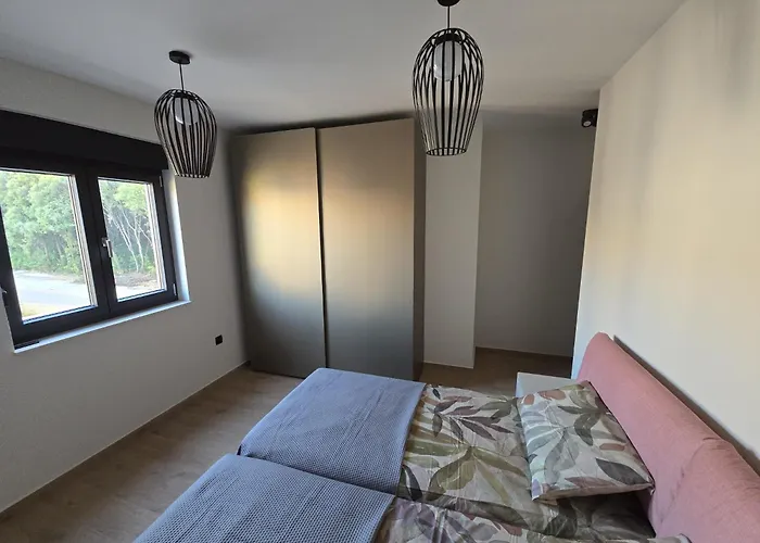 Penthouse Hedonist With Hidromassage Bath Pula