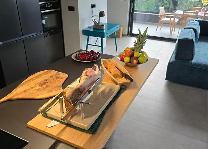 Penthouse Hedonist With Hidromassage Bath Apartmán